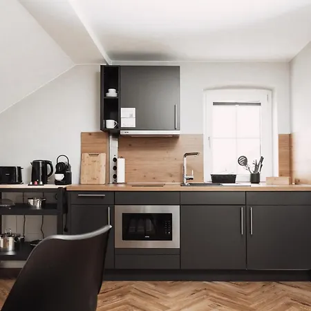 Dom Iii - Modern & Zentral Mit Kostenfreiem Parkplatz 풀다