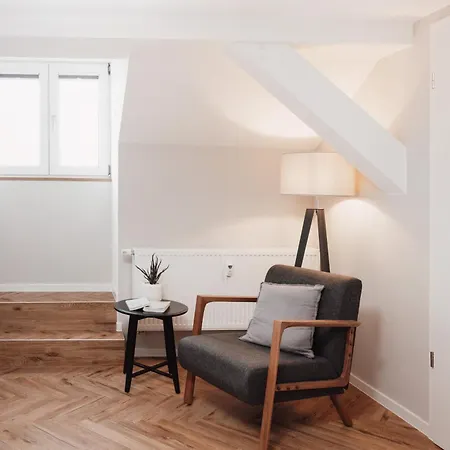 Dom Iii - Modern & Zentral Mit Kostenfreiem Parkplatz 풀다